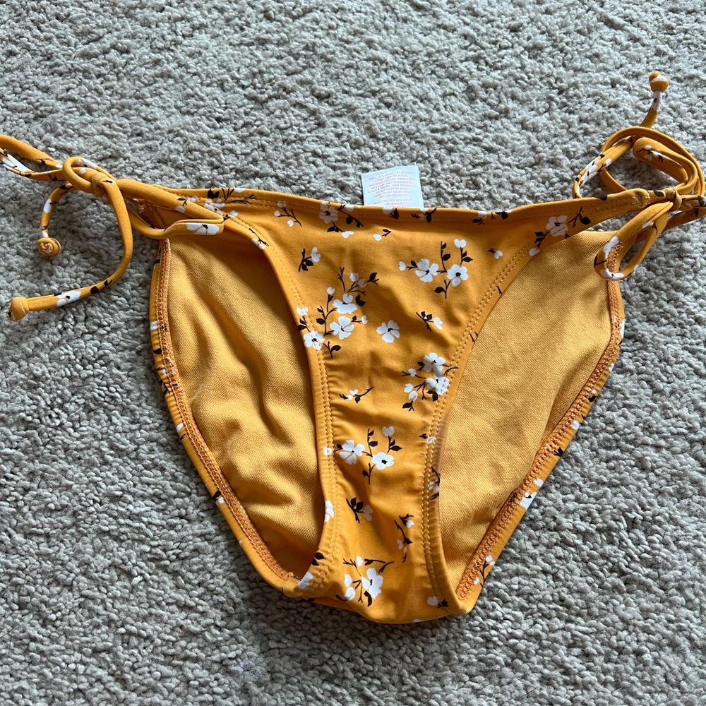 Yellow/Orange Floral Bathingsuit Bottoms